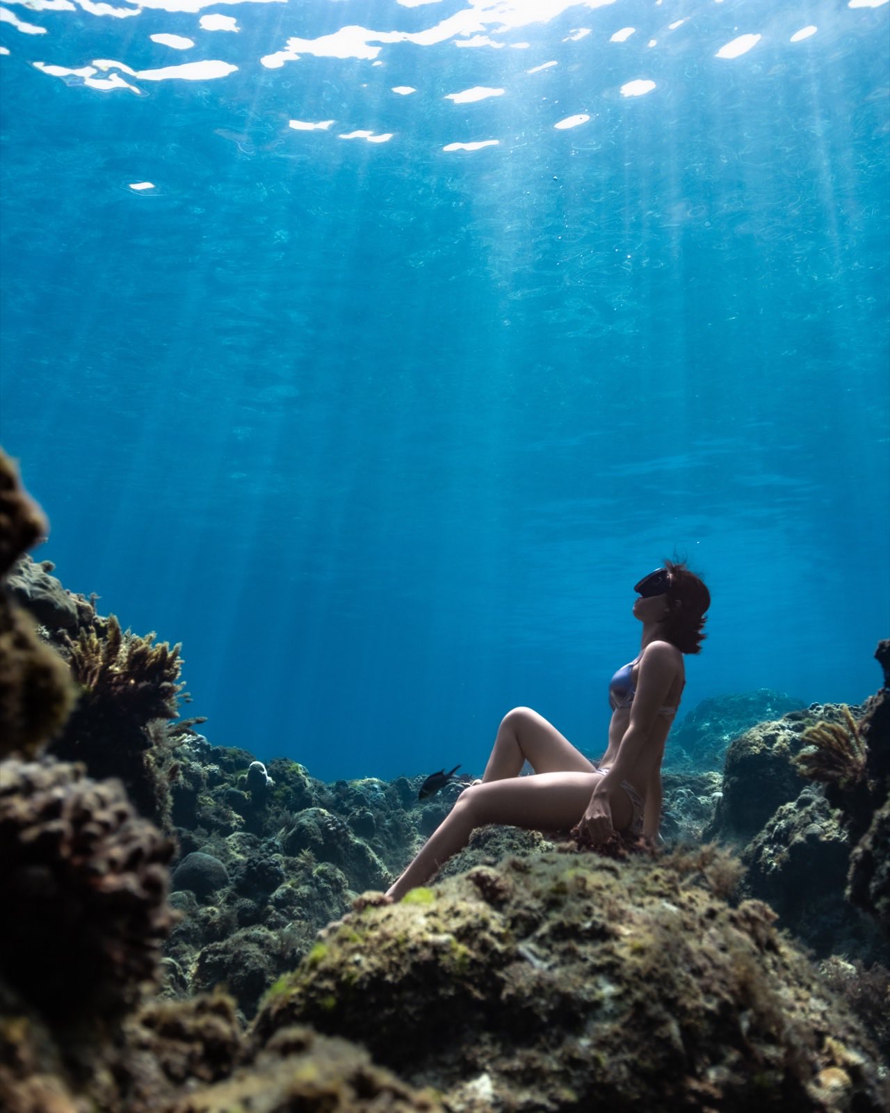 Freediving photography in open water around Xiaoliuqiu