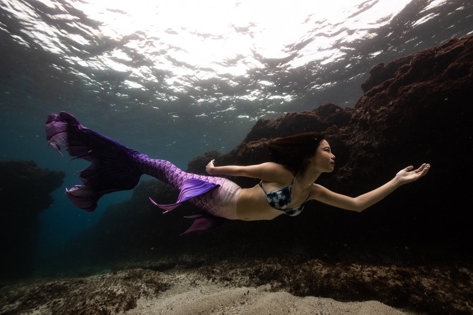 Freediving photography in open water around Xiaoliuqiu